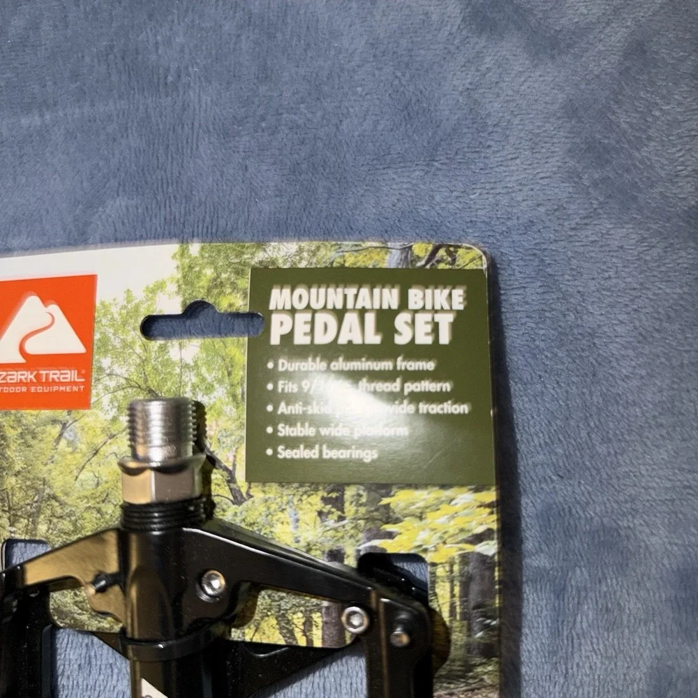 Ozark Trail Lock On Bike Grips, And Pedal Set‎